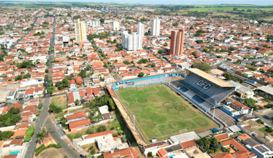 Estádio Tereza Breda recebe Jogo das Estrelas com ex-jogadores da Seleção Brasileira